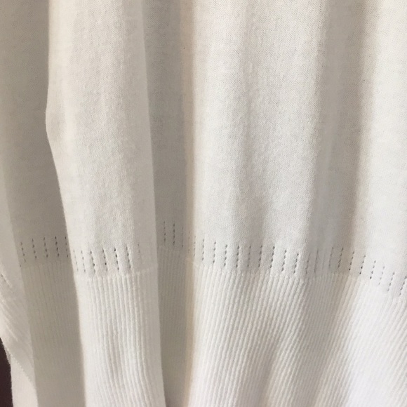 Light weight tunic length hooded sweater - Picture 4 of 4